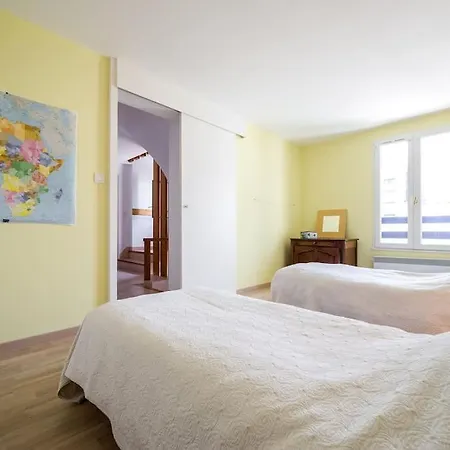 Grande Maison En Plein Coeur Du Bourg Au Calme Avec Jardin Clos, Commerces Port Et A Pied La Trinité-sur-Mer