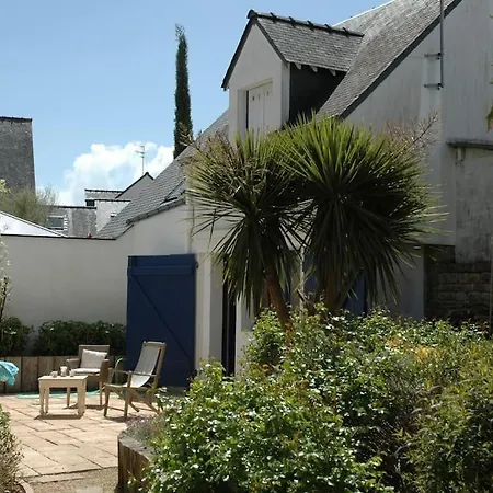 Grande Maison En Plein Coeur Du Bourg Au Calme Avec Jardin Clos, Commerces Port Et A Pied *